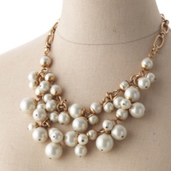 Stella & Dot | Retired Daphne Cascading Pearl + Vintage Gold Necklace - Picture 15 of 16